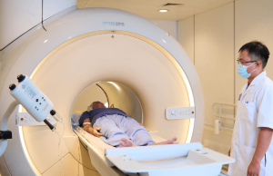 สั่งพักงานทีมแพทย์ที่ “ลืม” ผู้ป่วยไว้ในเครื่อง MRI นานถึง 6 ชั่วโมงกลางดึก สภาพอันน่าเวทนาของผู้ป่วย