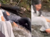 คลิปสุดสลด! สาววัย 25 นอนเล่นน้ำตก ถูกกระแสน้ำพัดตกหน้าผา เพื่อนคว้าไม่ทันร้องระงม